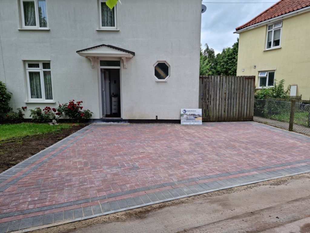 This is a newly installed block paved drive installed by Sittingbourne Driveways